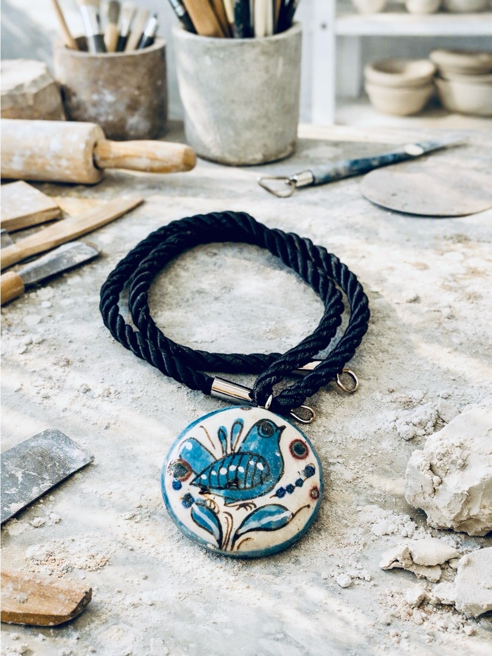Signed Ke Jada Ceramic Bluebird Choker – Hand‑Painted Folk Art Pendant